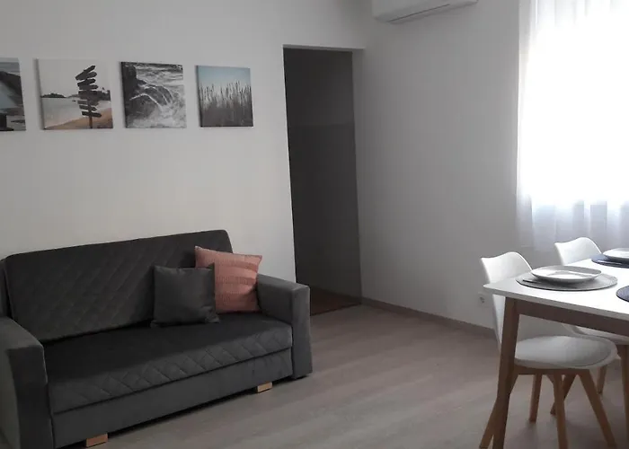 Liliom With Free Parking Space 아파트 부다페스트